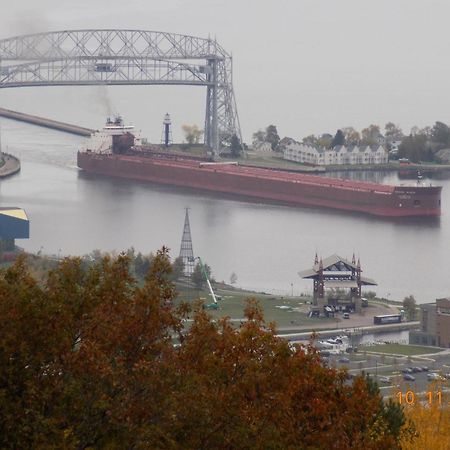 Fairfield Inn & Suites By Marriott Duluth Waterfront Екстериор снимка